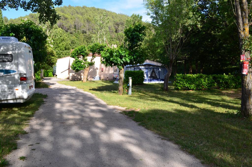 Camping La Vidaresse Hotel Sainte-Anastasie-sur-Issole Bagian luar foto