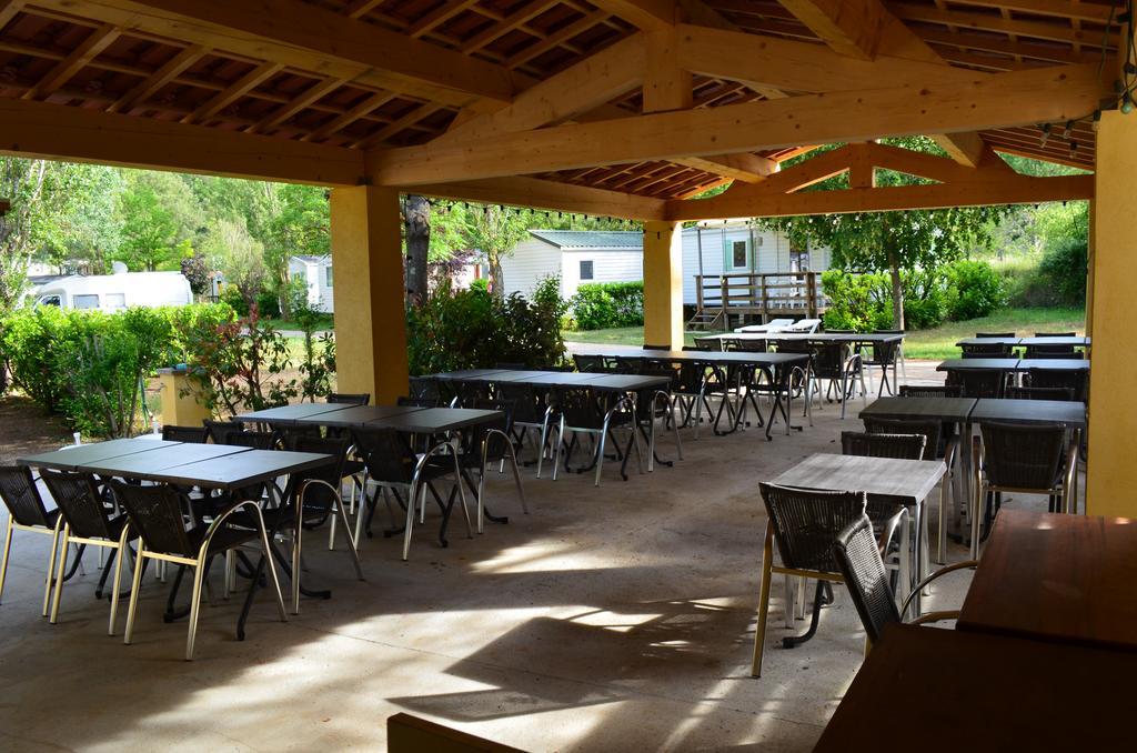Camping La Vidaresse Hotel Sainte-Anastasie-sur-Issole Bagian luar foto