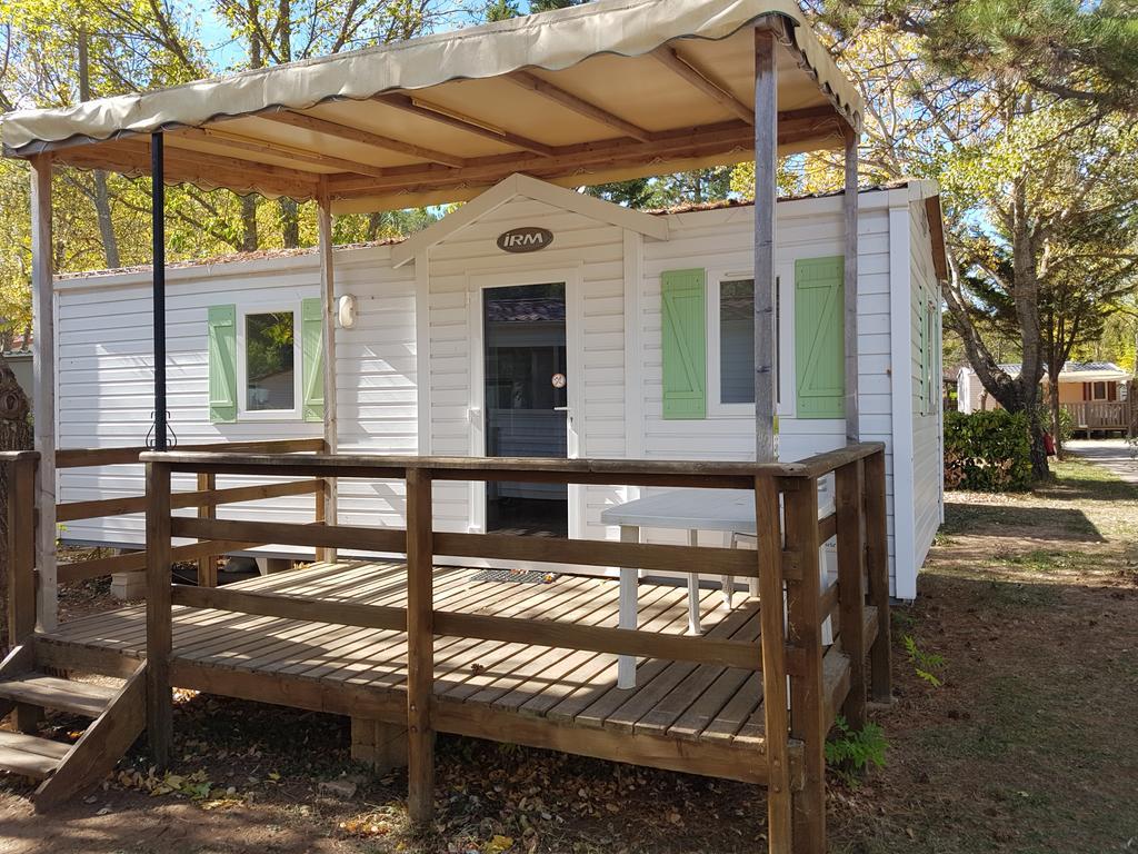 Camping La Vidaresse Hotel Sainte-Anastasie-sur-Issole Bagian luar foto