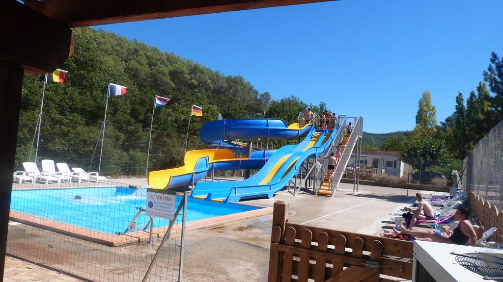 Camping La Vidaresse Hotel Sainte-Anastasie-sur-Issole Bagian luar foto
