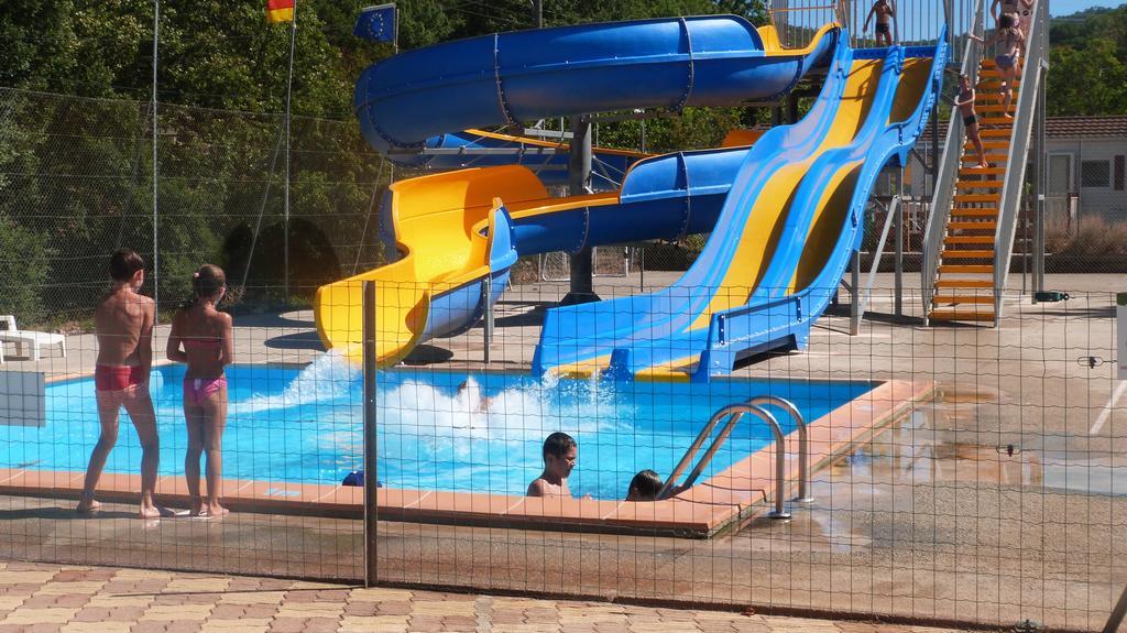 Camping La Vidaresse Hotel Sainte-Anastasie-sur-Issole Bagian luar foto